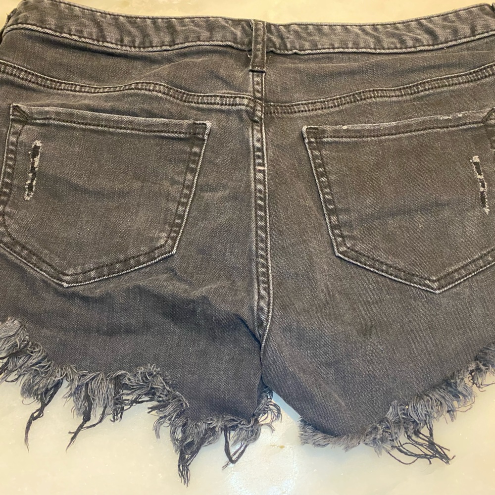 Distressed Express Shorts! - Picture 2 of 3